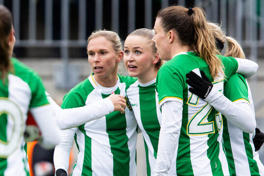 Hammarbys Jonna Anderssonoch Anna Jøsendal jublar eftter