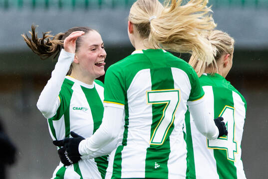 Hammarbys Smilla Vallotto jublar
