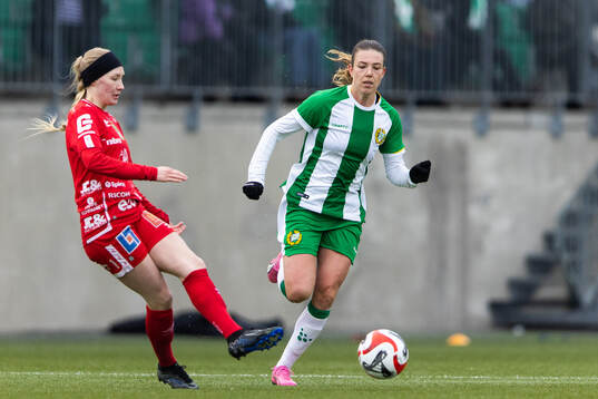 Örebros Sanni Ojanen och Hammarbys Emma Westin