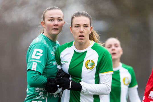 Örebros målvakt Clara Ekstrand och Hammarbys Emma Westin