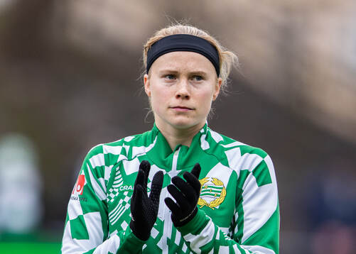Hammarbys Julie Blakstad innan fotbollsmatchen i Svenska