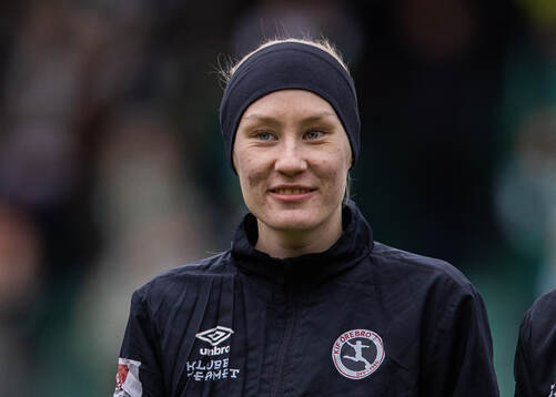 Örebros Sanni Ojanen innan fotbollsmatchen i Svenska Cupen