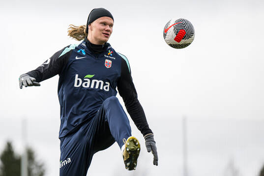 Bläddra bland fler bilder av Football, Norway, Training