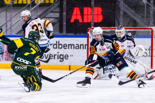 Björklövens Nicholas Schilkey och Djurgårdens Jakob