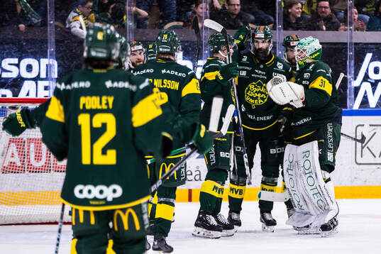 Bläddra bland fler bilder av Ishockey, Hockeyallsvenskan, Kvartsfinal 4, Björklöven - Djurgården