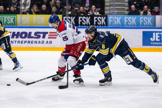 Oskarshamns Johannes Salmonsson och HV71s Anton Strålman
