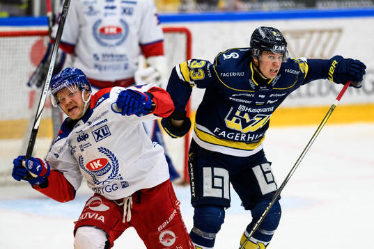 Oskarshamns Oscar Lawner och HV71s Måns Lindbäck