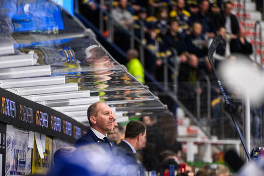 HV71s  huvudtränare Johan Lindbom