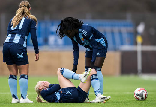 Djurgårdens Stinalisa Johansson har ont