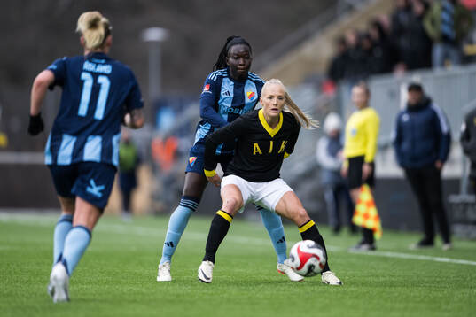 Djurgårdens Sura Yekka och AIKs Moa Sjöström