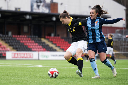 AIKs Patricia Fischerova och Djurgårdens Lucia Duras