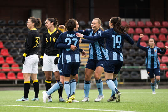 Djurgårdens Olivia Ländin Sjöblom jublar