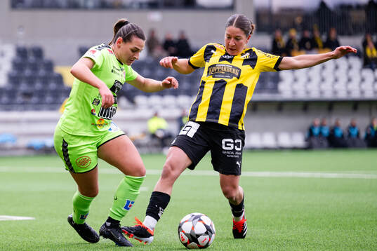 Kristianstads Emma Petrovic och Häckens Ruby Grant