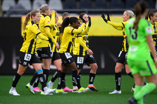 Häckens spelare jublar