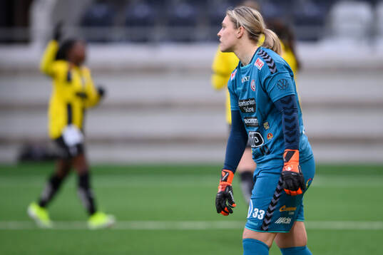 Kristianstads målvakt Moa Olsson deppar
