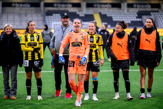 Häckens målvakt Jennifer Falk  jublar