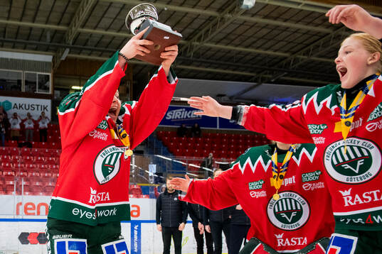 Frölundas spelare jublar