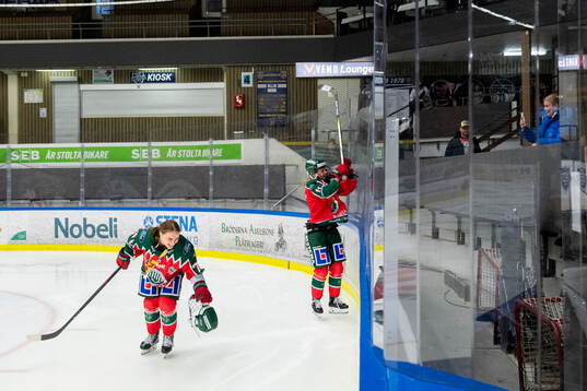 Frölundas spelare jublar