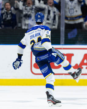Leksands Peter Cehlarik jublar