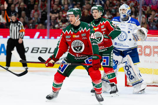 Frölundas Carl Klingberg och Max Friberg framför Leksands