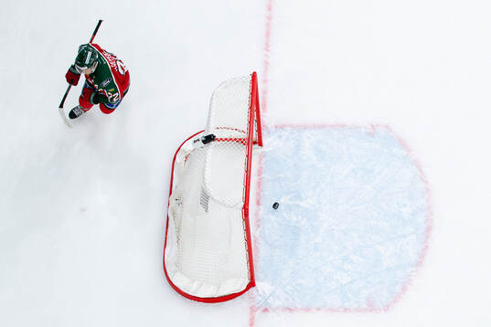 Frölundas Linus Nässén sätter 4-2 i tom bur