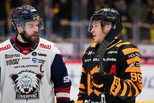 Linköpings Oscar Fantenberg och Skellefteås Rickard Hugg
