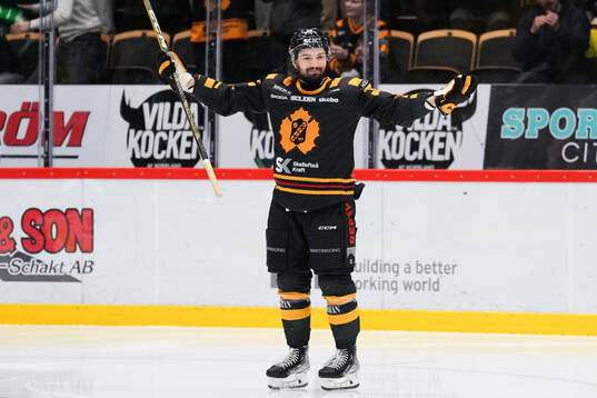 Skellefteås Dylan Sikura jublar