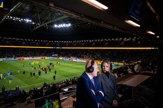 Niklas Holmgren and Johanna Frisk commentators of Swedish