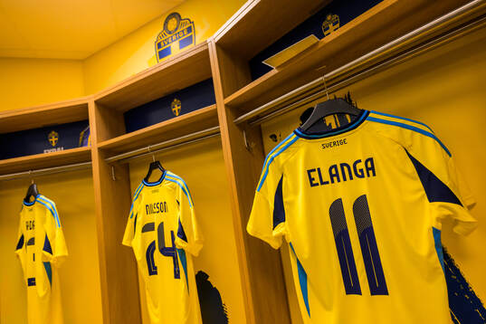 Jersey of Anthony Elanga hanging in the dressing room of