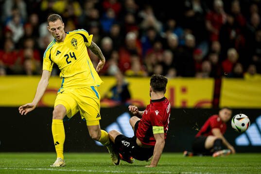 Gustaf Nilsson of Sweden and Berat Gjimshiti of Albania