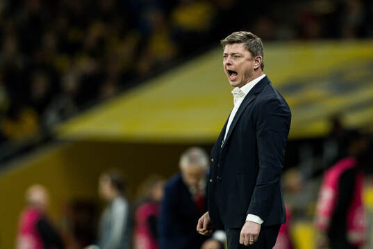 Head coach Jon Dahl Tomasson of Sweden