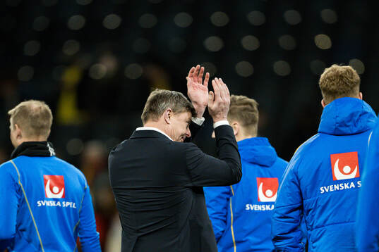 Head coach Jon Dahl Tomasson of Sweden