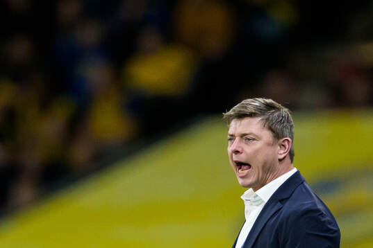 Head coach Jon Dahl Tomasson of Sweden