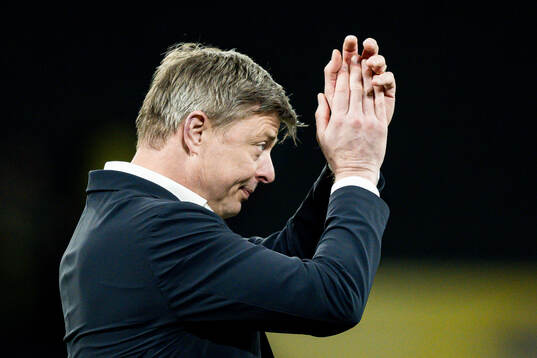 Head coach Jon Dahl Tomasson of Sweden