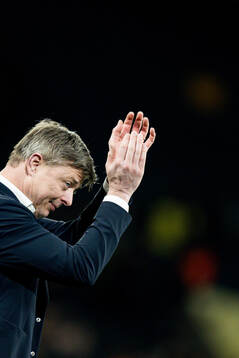 Head coach Jon Dahl Tomasson of Sweden