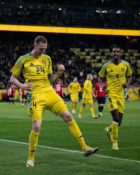 Gustaf Nilsson and Alexander Isak of Sweden celebrate the