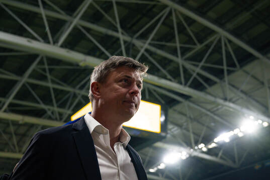 Head coach Jon Dahl Tomasson of Sweden