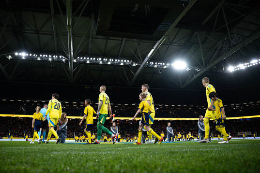 The players of Sweden enters the pitch