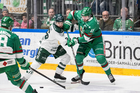 Färjestads Joel Nyström och Rögles Linus Sandin