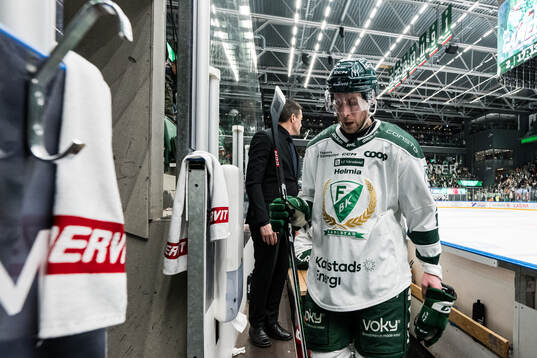 Färjestads Per Åslund deppar