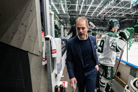 Färjestads tränare Thomas Mitell deppar