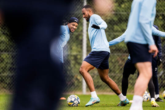 Malmö FFs Martin Olsson och Isaac Kiese Thelin