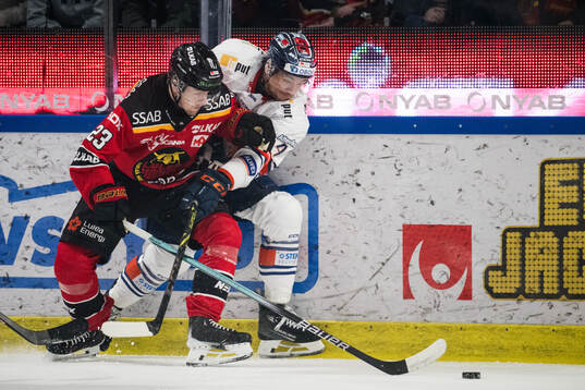 Luleås Jesper Sellgren och Växjös Keegan Lowe