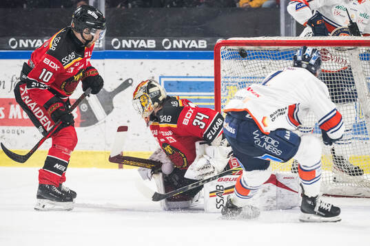 Växjös Keegan Lowe gör 0-1