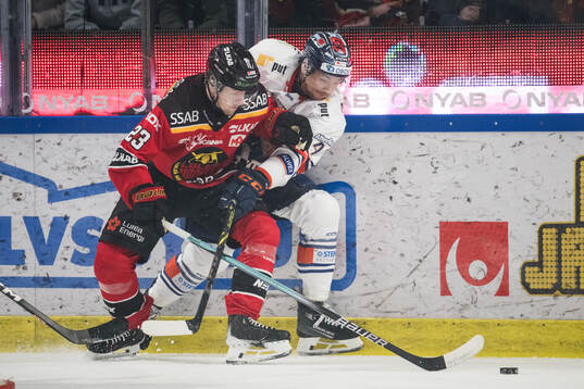 Luleås Jesper Sellgren och Växjös Keegan Lowe