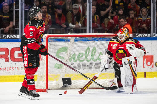 Luleås Marcus Hardegård och målvakt Joel Lassinantti
