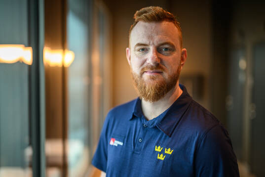 Anders Lundberg, General Manager of Sweden at a press