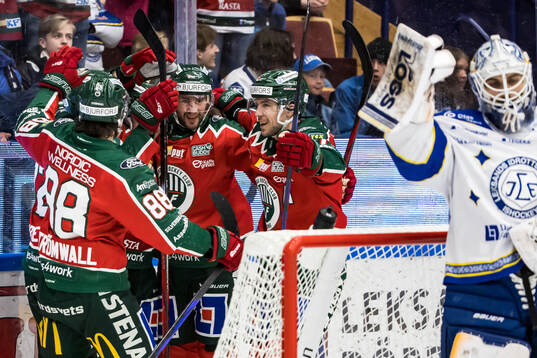 Frölundas Jere Innala jublar