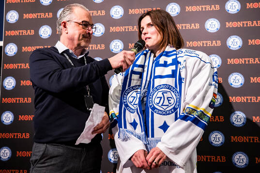 Sanna Kallur kvinnan bakom masken