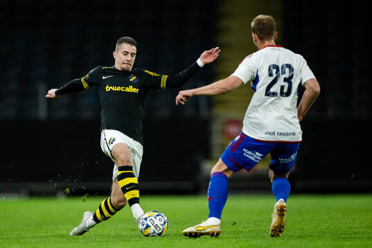 AIKs Dino Besirovic och Vålerengas Martin Kreuzriegler